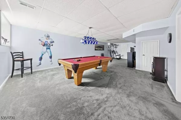 20 Mountain View Ct, Hardyston Twp., NJ 07419