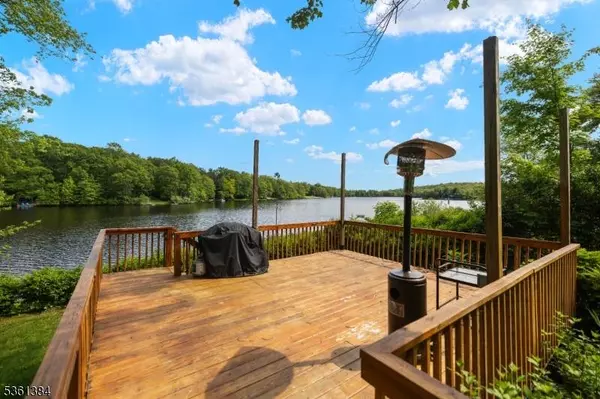 31 Plaza Dr, Hampton Twp., NJ 07860