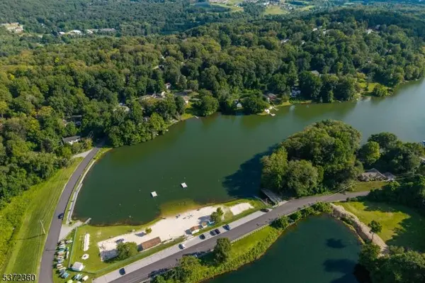 3 Sandy Hill Rd, Vernon Twp., NJ 07419