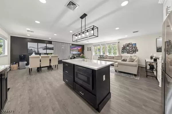 35 Richardsville Rd, Ogdensburg Boro, NJ 07439