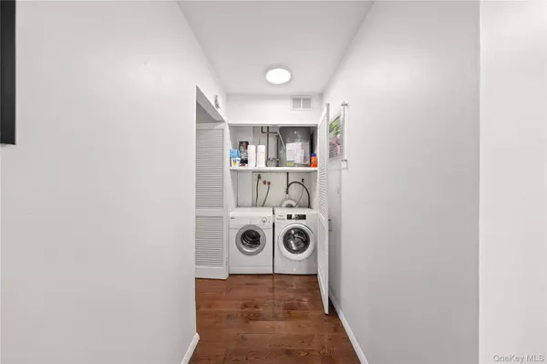 765 Sierra Vista LN, Valley Cottage, NY 10989