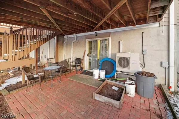 32 Rhea Run, Hampton Twp., NJ 07860