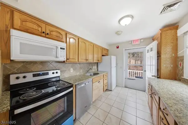 240 Longhouse Dr, West Milford Twp., NJ 07421