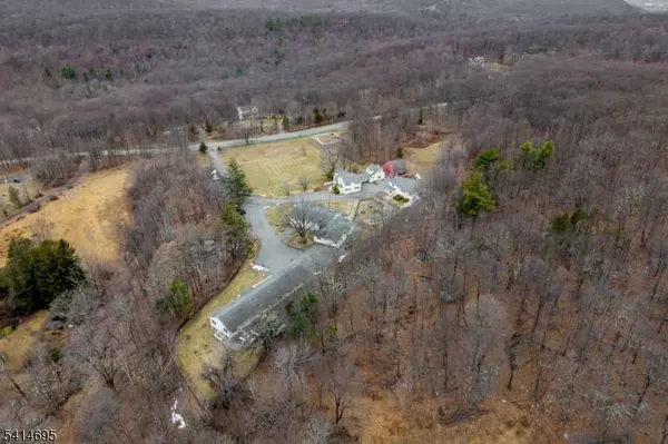 240 Longhouse Dr, West Milford Twp., NJ 07421