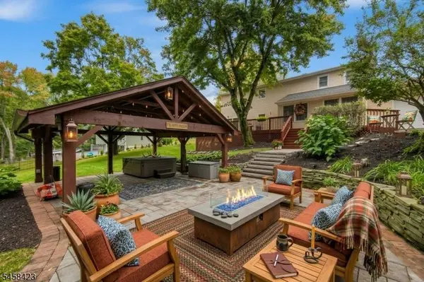 26 2nd Lt JT Wroblewski Ln, Jefferson Twp., NJ 07438