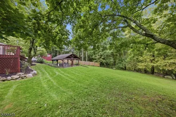 26 2nd Lt JT Wroblewski Ln, Jefferson Twp., NJ 07438