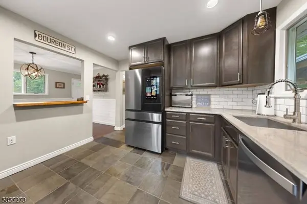 27 Jefferson Ter, Ogdensburg Boro, NJ 07439