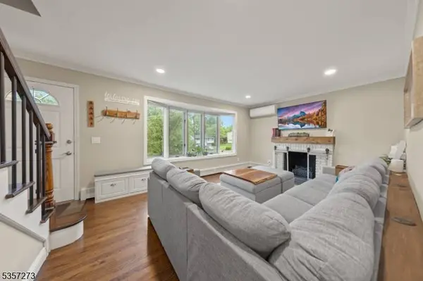 27 Jefferson Ter, Ogdensburg Boro, NJ 07439