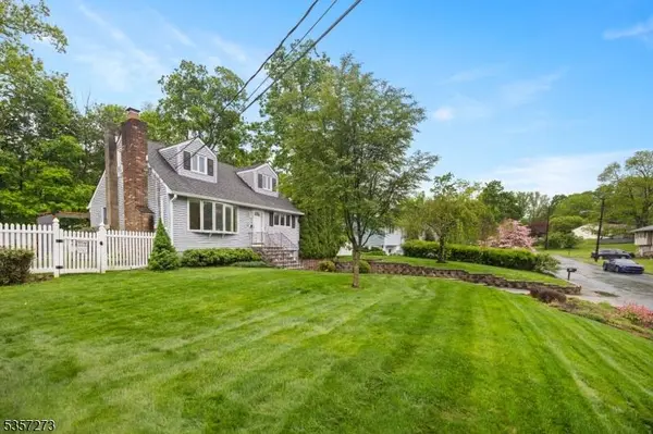 27 Jefferson Ter, Ogdensburg Boro, NJ 07439