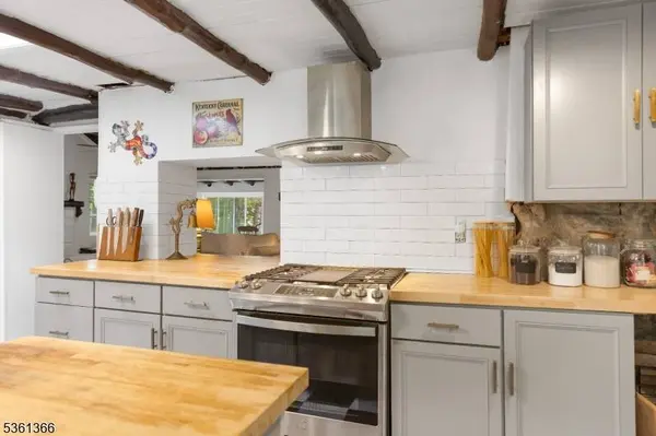 88 Lakeside Dr, Vernon Twp., NJ 07461