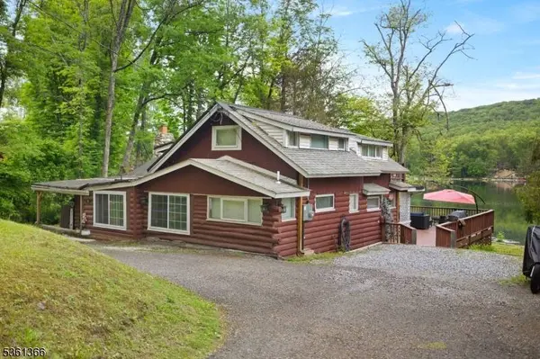 88 Lakeside Dr, Vernon Twp., NJ 07461