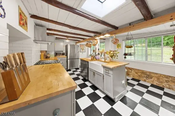 88 Lakeside Dr, Vernon Twp., NJ 07461