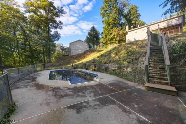 71 Panorama Dr, Vernon Twp., NJ 07461