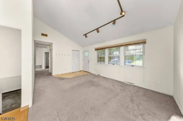 71 Panorama Dr, Vernon Twp., NJ 07461