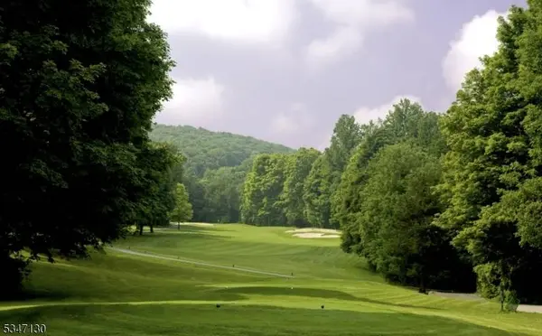 2 Chamonix Dr #103, Vernon Twp., NJ 07462