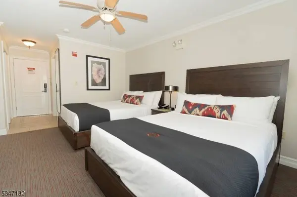 2 Chamonix Dr #103, Vernon Twp., NJ 07462