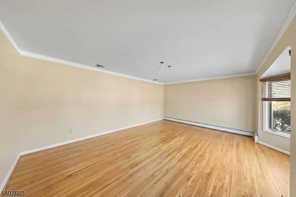 2 Mettle Ln, Roxbury Twp., NJ 07885