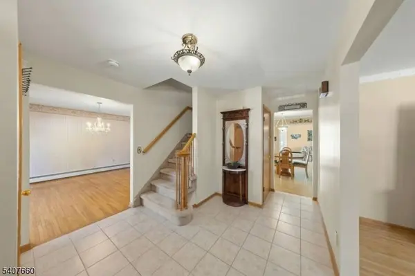 2 Mettle Ln, Roxbury Twp., NJ 07885