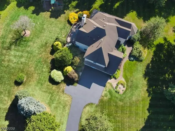 2 Sutton Ct, Hardyston Twp., NJ 07419