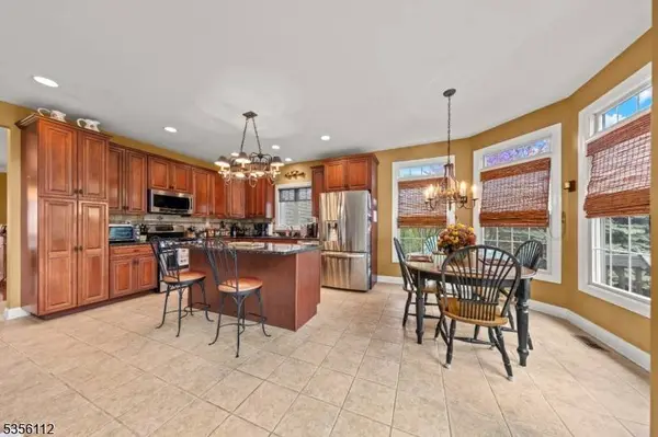 2 Sutton Ct, Hardyston Twp., NJ 07419