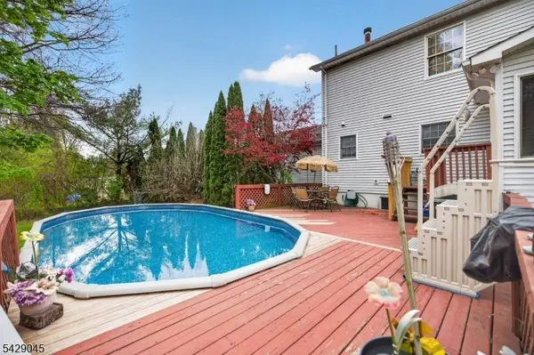 20 Willow Grove Ct, Ogdensburg Boro, NJ 07439