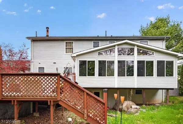 20 Willow Grove Ct, Ogdensburg Boro, NJ 07439
