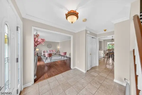 20 Willow Grove Ct, Ogdensburg Boro, NJ 07439
