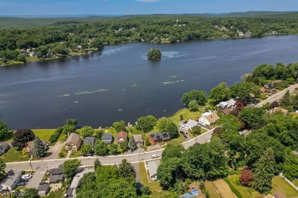 11 Koclas Dr, Netcong Boro, NJ 07857