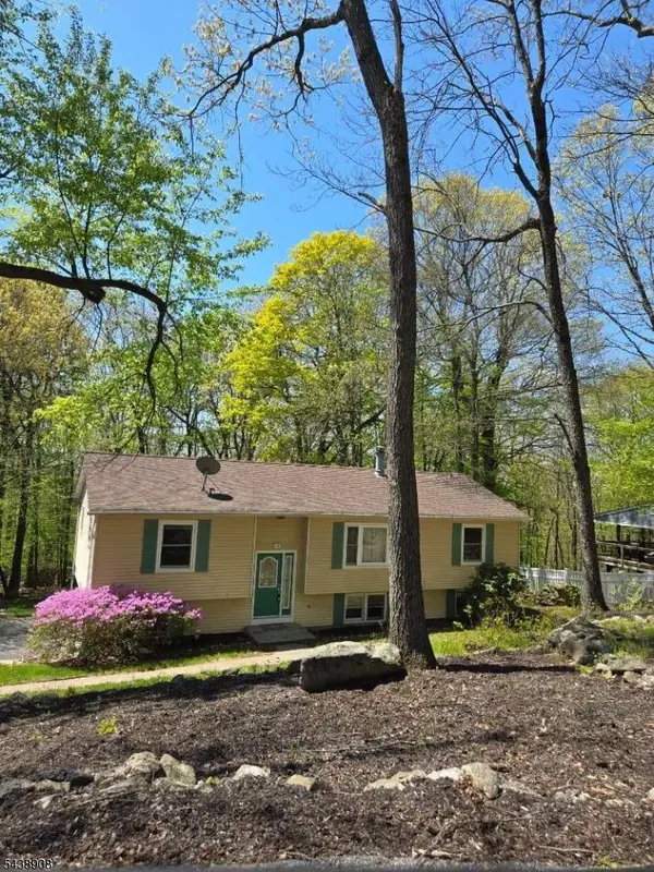12 Ridge Rd, Vernon Twp., NJ 07461