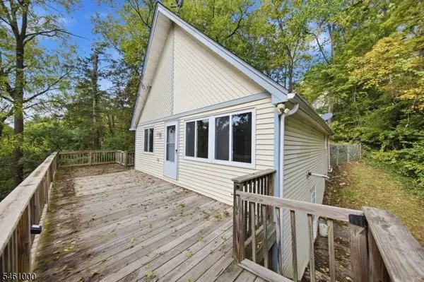 7 Winding Hill Rd