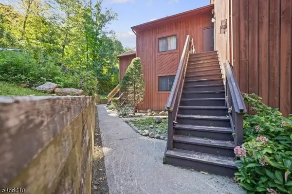 1 Red Lodge Dr, Unit 6, Vernon Twp., NJ 07462