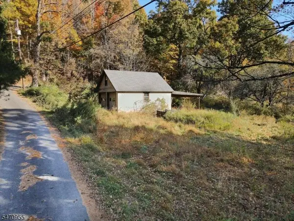 6 Mcneel Rd, Frankford Twp., NJ 07826