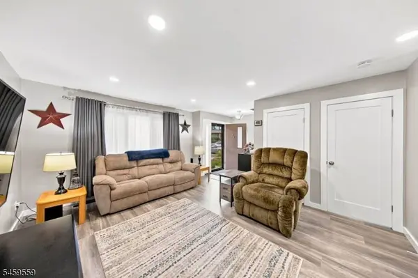 54 Cheyenne Rd, Andover Twp., NJ 07848