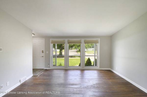 1321 Weber DR, Lansing, MI 48912