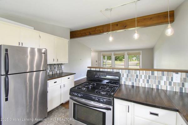 1321 Weber DR, Lansing, MI 48912