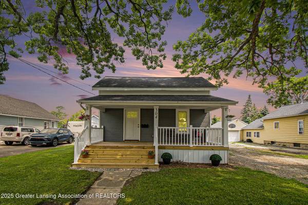 304 W Gibbs ST, St. Johns, MI 48879