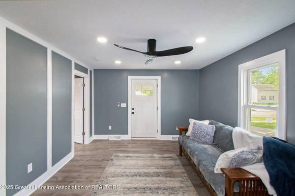 304 W Gibbs ST, St. Johns, MI 48879