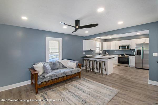 304 W Gibbs ST, St. Johns, MI 48879