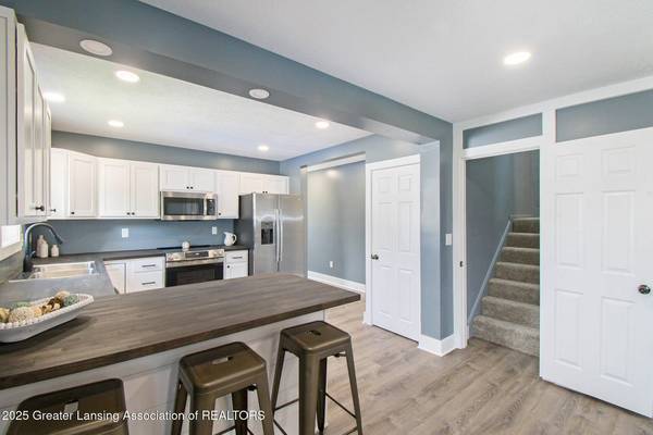 304 W Gibbs ST, St. Johns, MI 48879