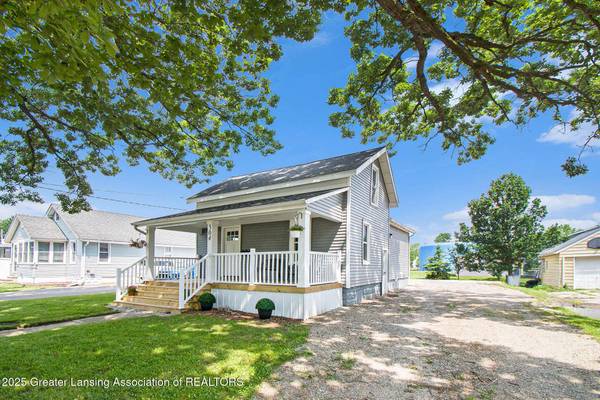 304 W Gibbs ST, St. Johns, MI 48879