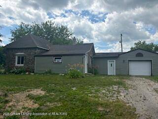 8425 N Holland RD, Six Lakes, MI 48886