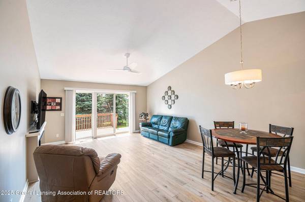 1015 Randy LN, St. Johns, MI 48879