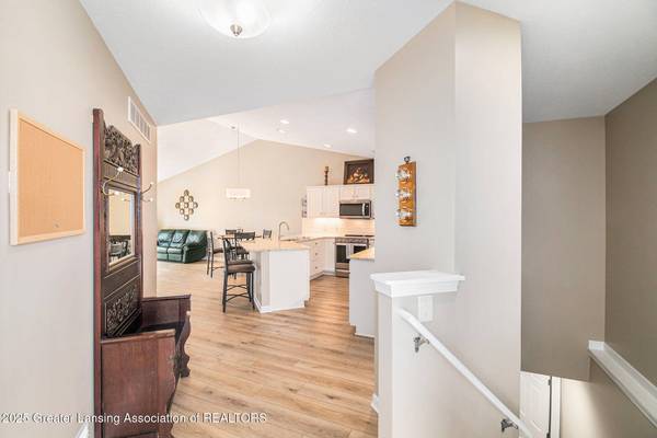 1015 Randy LN, St. Johns, MI 48879