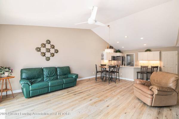 1015 Randy LN, St. Johns, MI 48879