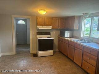 209 W Adelaide ST, Maple Rapids, MI 48853