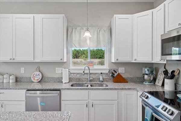 5550 Paxton RD, St. Johns, MI 48879