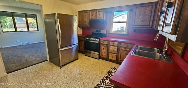 812 W Cass ST, St. Johns, MI 48879