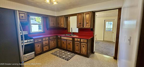 812 W Cass ST, St. Johns, MI 48879