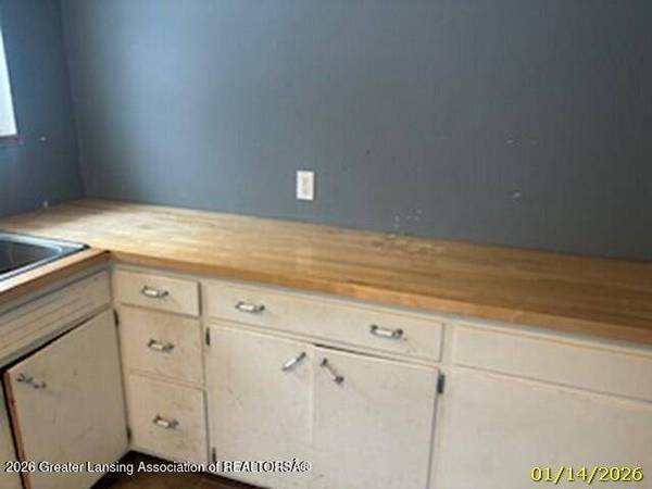 331 1st ST, Breckenridge, MI 48615