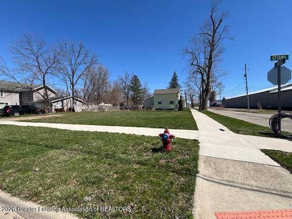 210 Ross ST, St. Johns, MI 48879